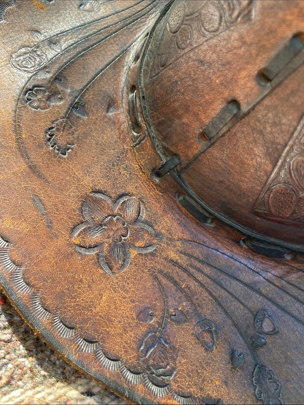 VINTAGE HAND TOOLED EMBOSSED AND STITCHED LEATHER COWBOY HAT - Picture 6 of 15